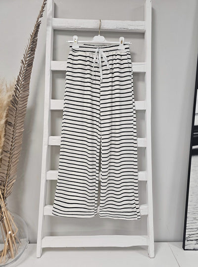 coole Hose RELAXED STRIPES – versch. Farben