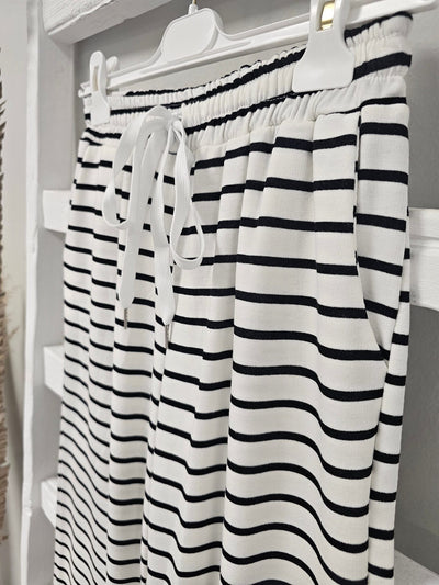 coole Hose RELAXED STRIPES – versch. Farben
