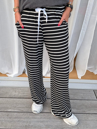 coole Hose RELAXED STRIPES – versch. Farben
