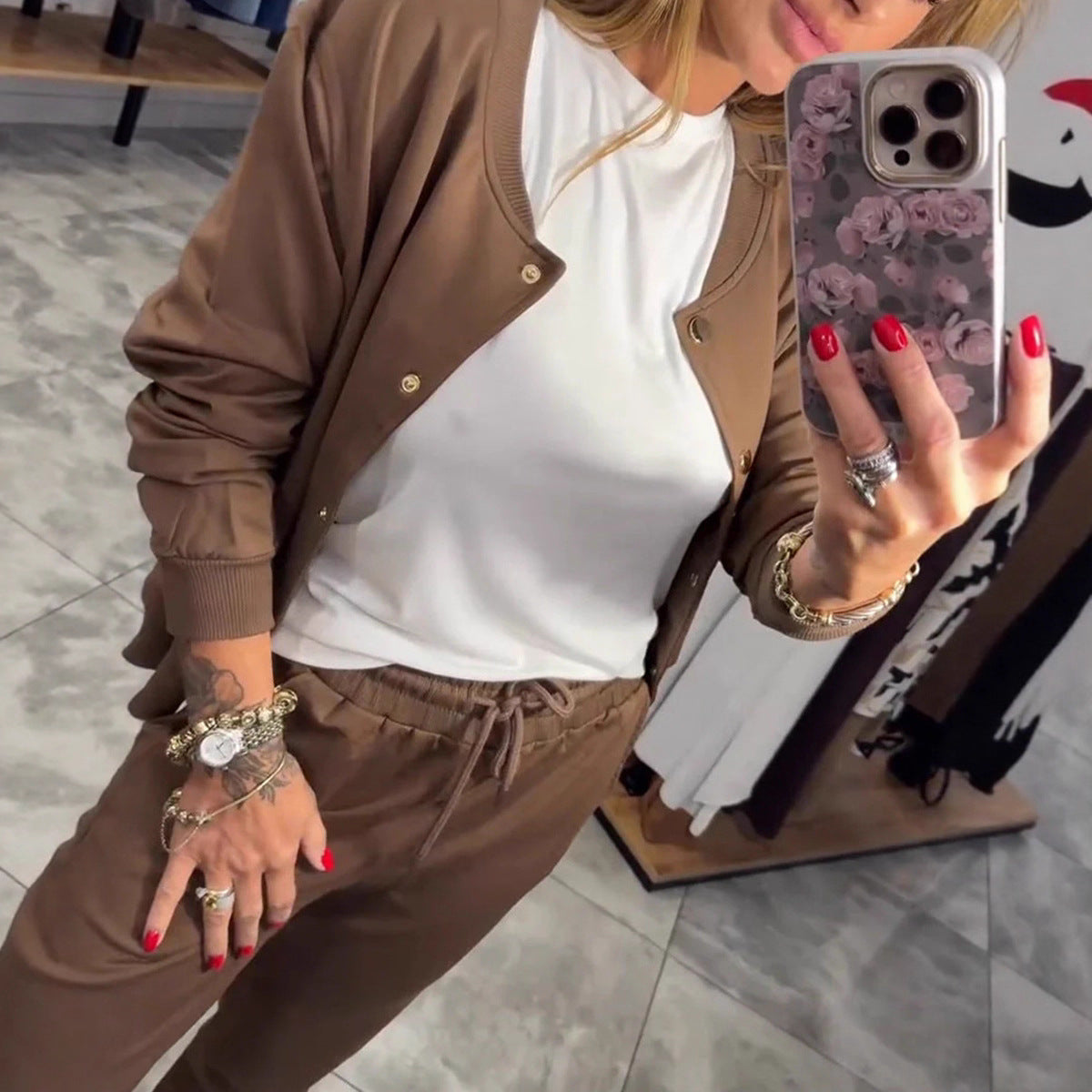 Zweiteiliges Damen-Loungewear-Set in Braun – Sweatjacke & Jogginghose