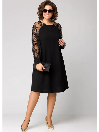 Elegantes schwarzes, Spitzenkleid