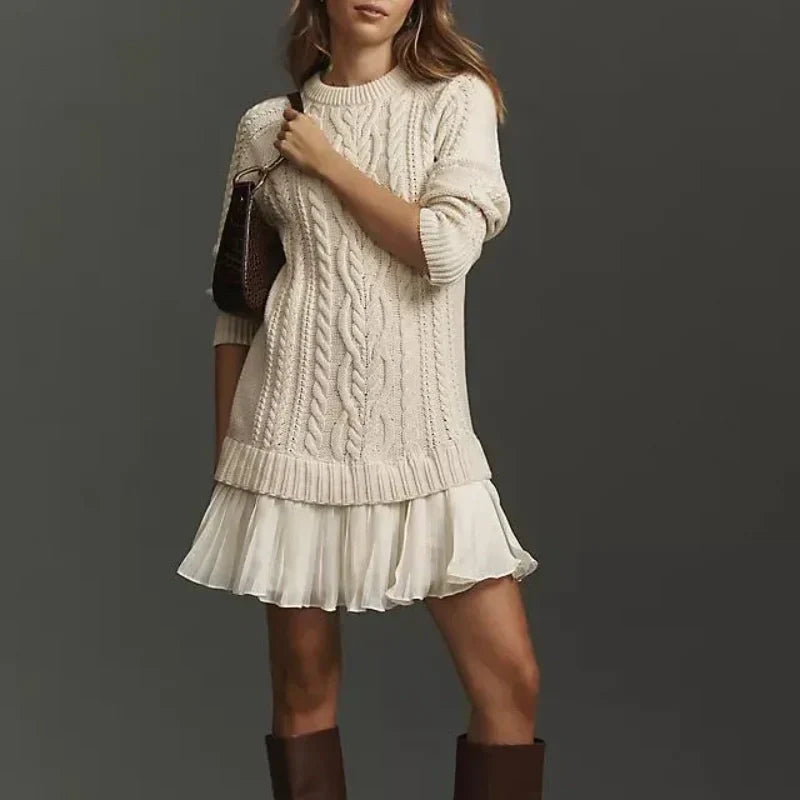 Winter-Look: Figurbetontes Mini-Pulloverkleid