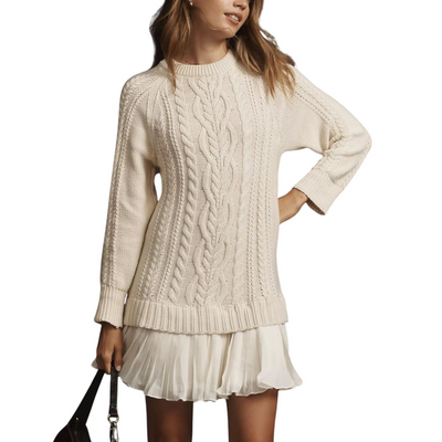 Winter-Look: Figurbetontes Mini-Pulloverkleid